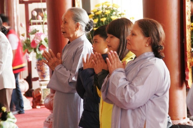 Le Tet traditionnel célébré en grande pompe dans l’ensemble du Vietnam - ảnh 1